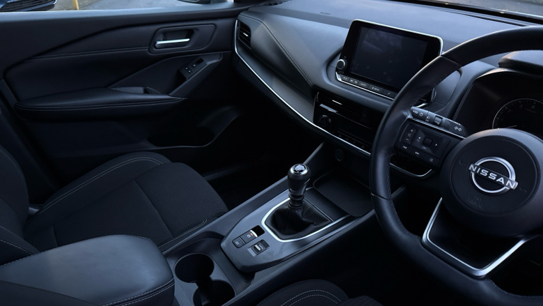 Nissan Qashqai 1.3 DiG-T MH Acenta Premium 5dr Petrol Hatchback